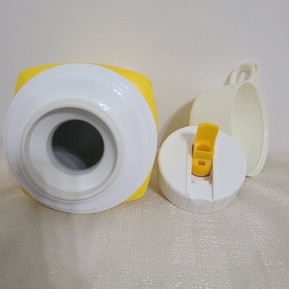 King Seeley Thermos Retro Vintage Smurf Yellow White Thermo with Cup, Smurfette - Picture 6 of 10